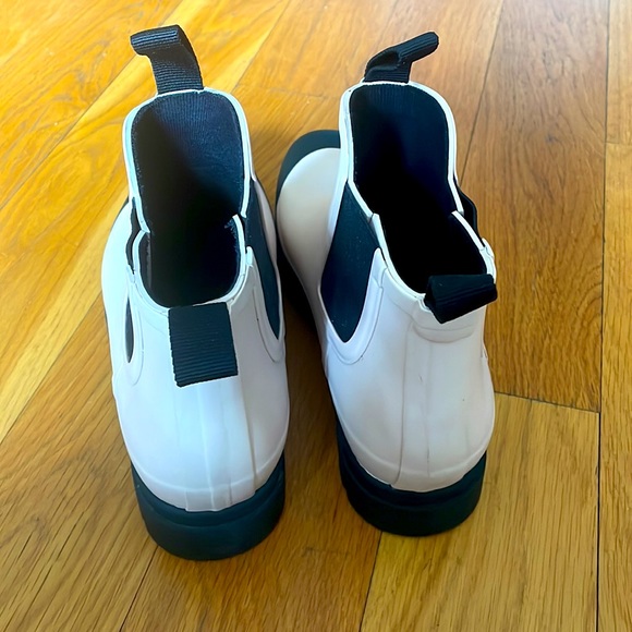 Everlane The Rain Boot Black Pink 10 - Picture 7 of 12